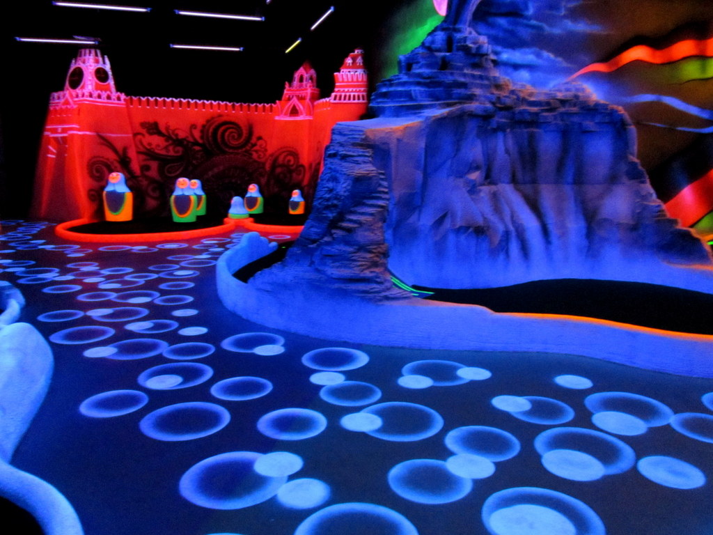 indoor miniature golf