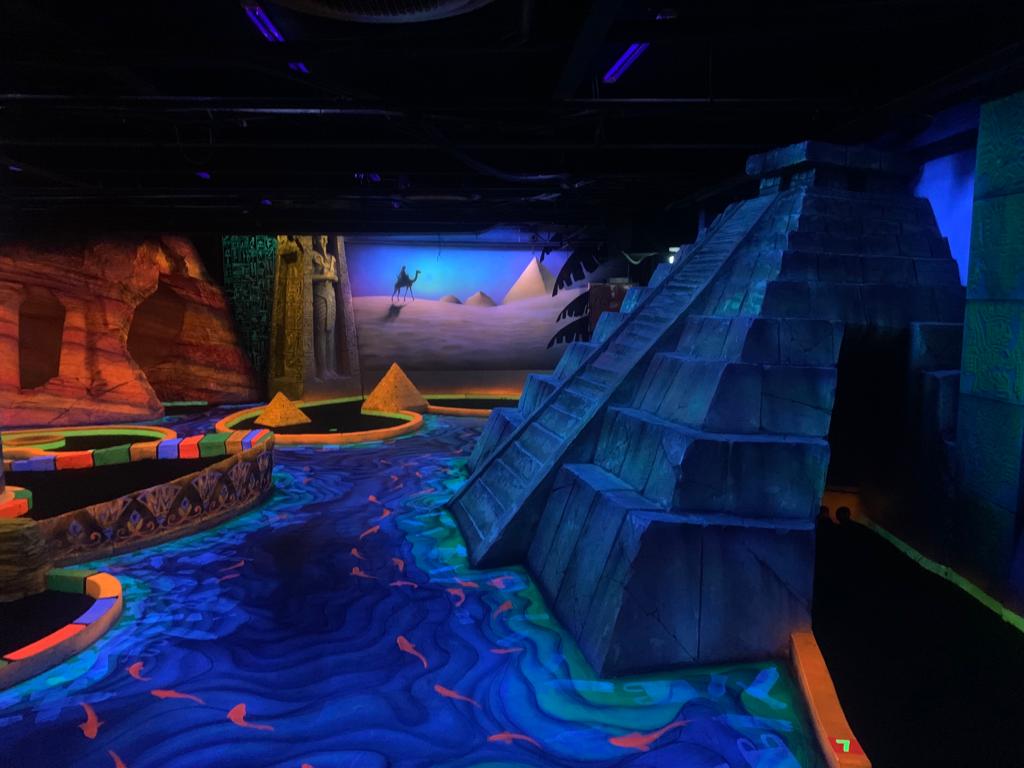 Blacklight mini golf in Haifa